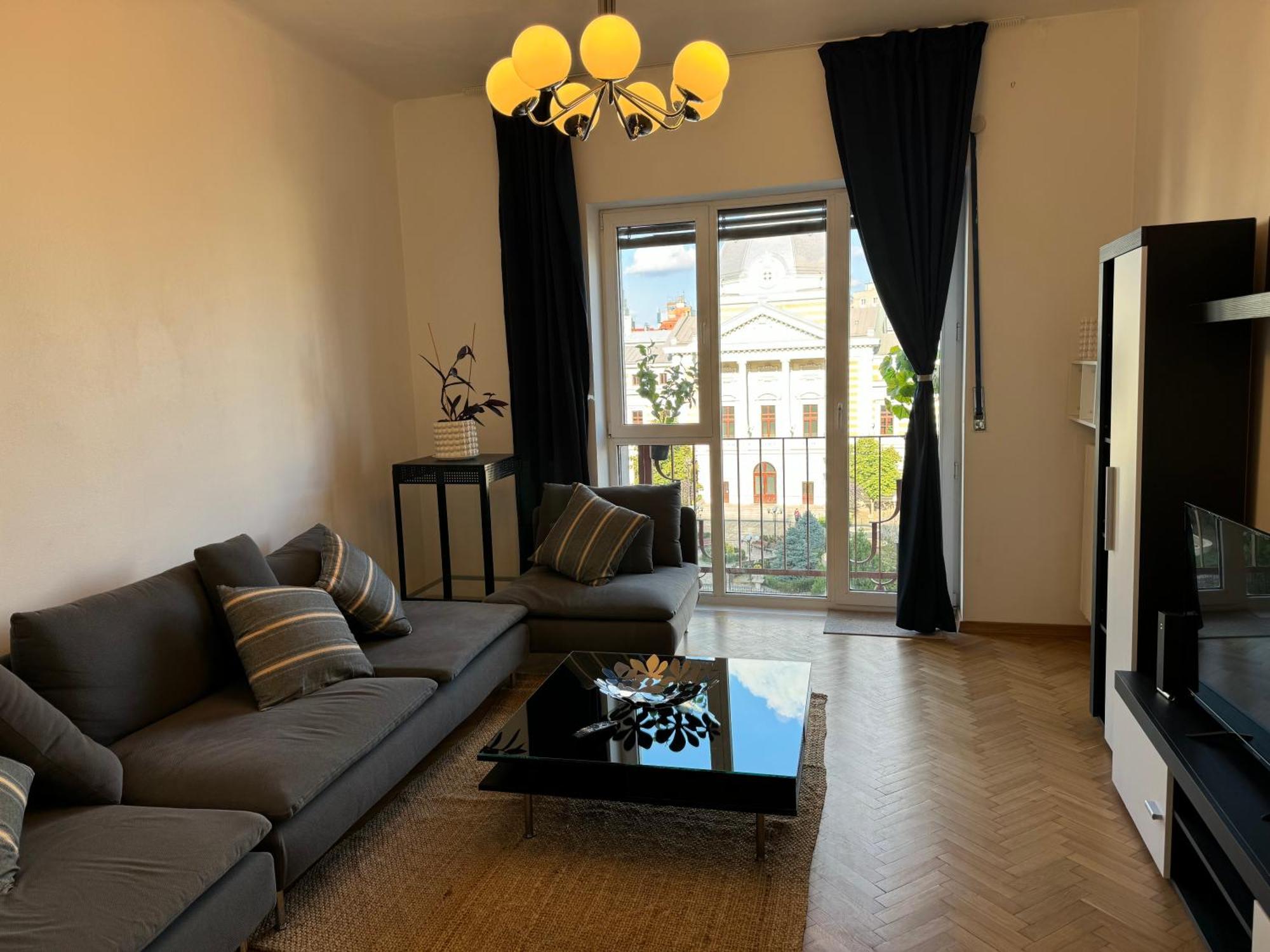 Airy & Beautiful Downtown Apartment Бухарест Экстерьер фото