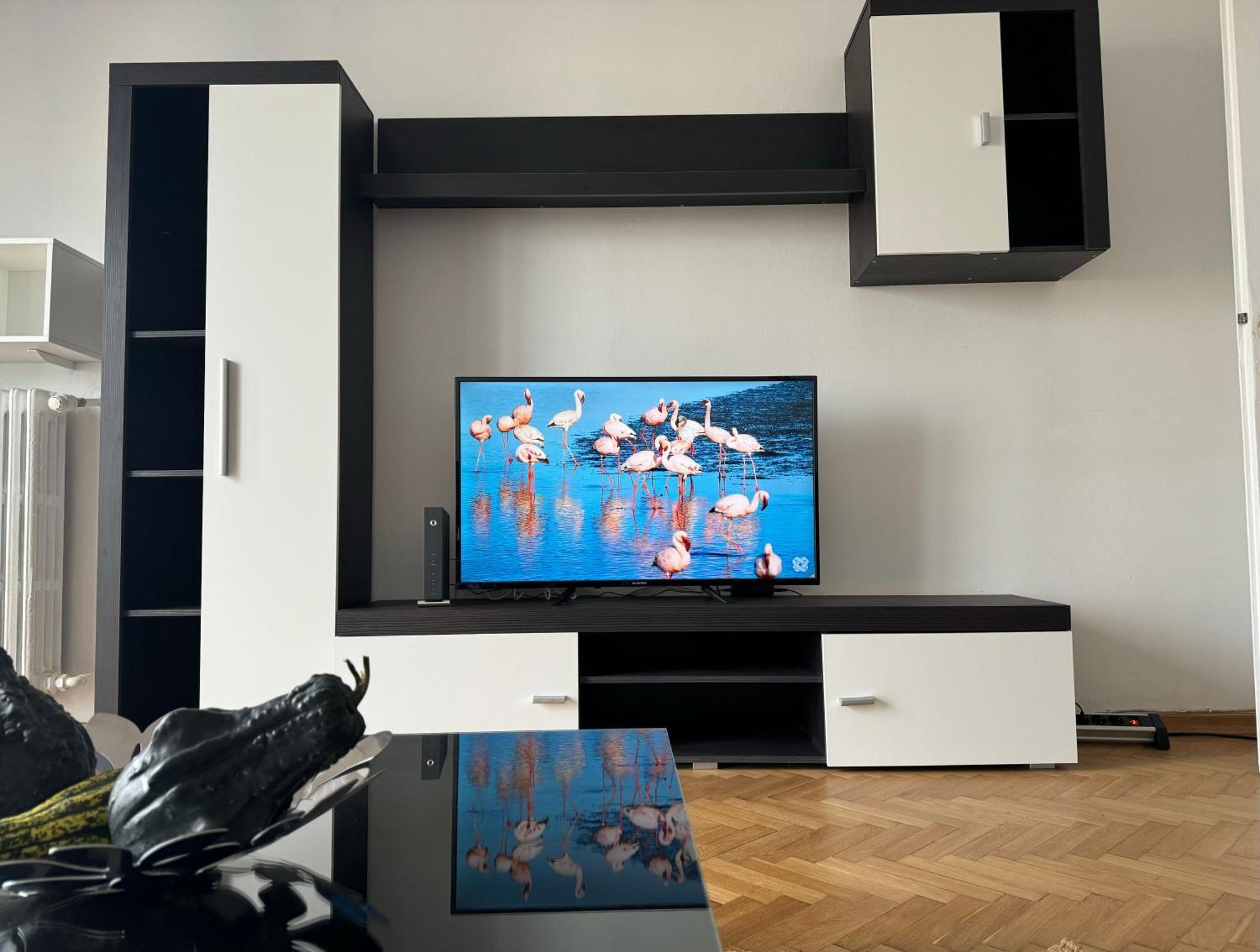 Airy & Beautiful Downtown Apartment Бухарест Экстерьер фото